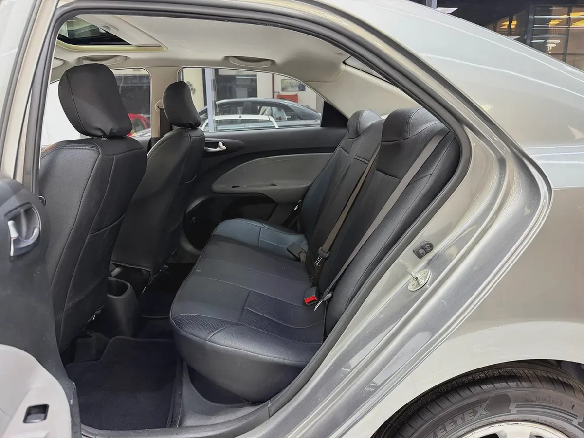 Full option Kia pegas Monthly emi 555 available-7-7