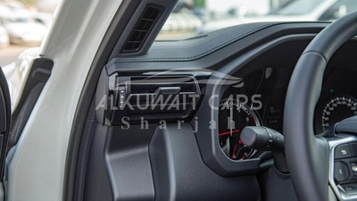 Toyota Land Cruiser VX (LHD) TOYOTA LAND CRUISER VX 4.0P AT MY2025 – WHITE-9