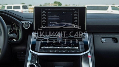 Toyota Land Cruiser VX (LHD) TOYOTA LAND CRUISER VX 4.0P AT MY2025 – WHITE-14
