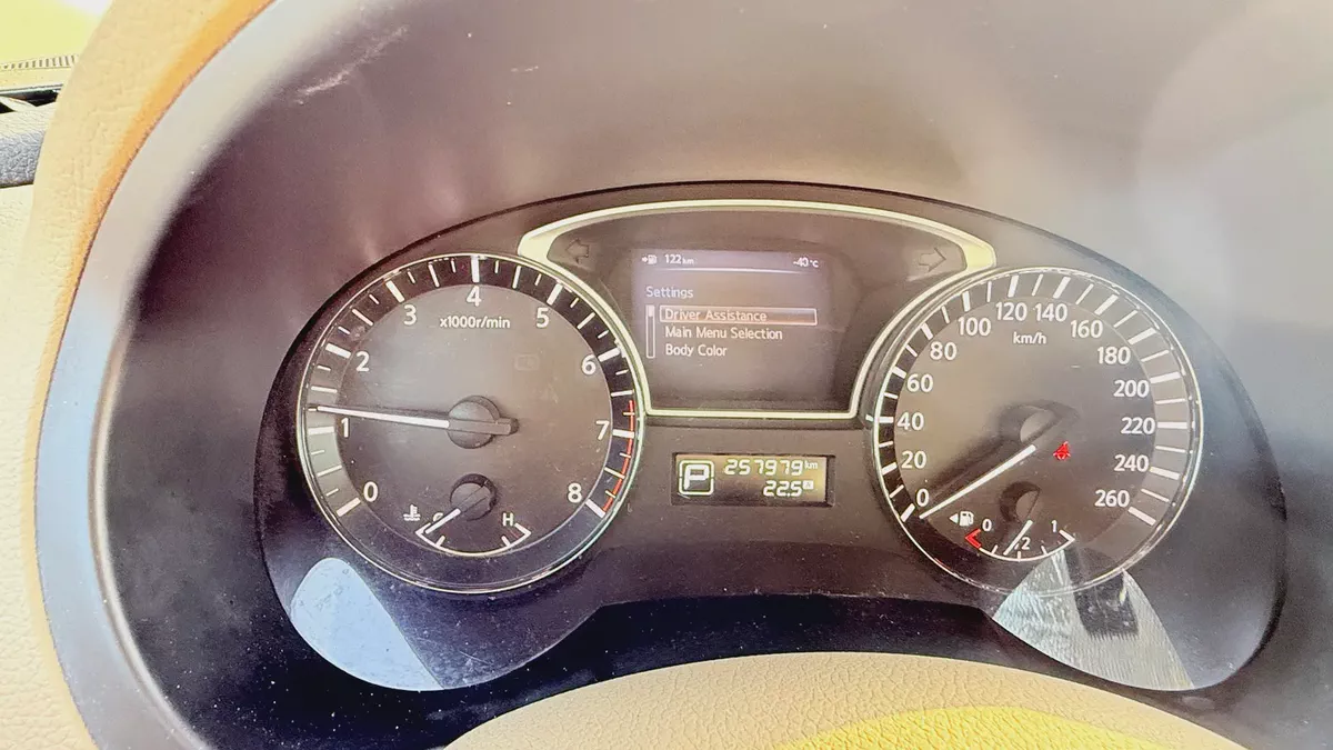 2013 Nissan Altima SV GCC Specs - Excellent Condition-13-13