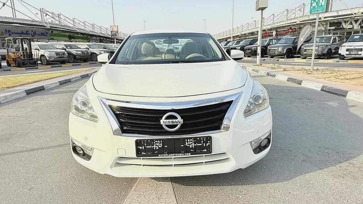 2013 Nissan Altima SV GCC Specs - Excellent Condition-1-1
