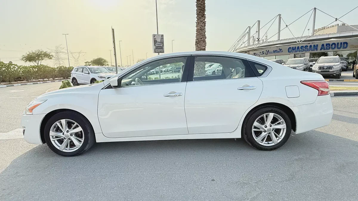2013 Nissan Altima SV GCC Specs - Excellent Condition-2-2