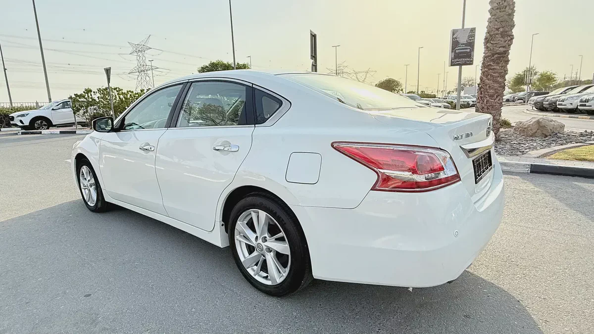 2013 Nissan Altima SV GCC Specs - Excellent Condition-3-3
