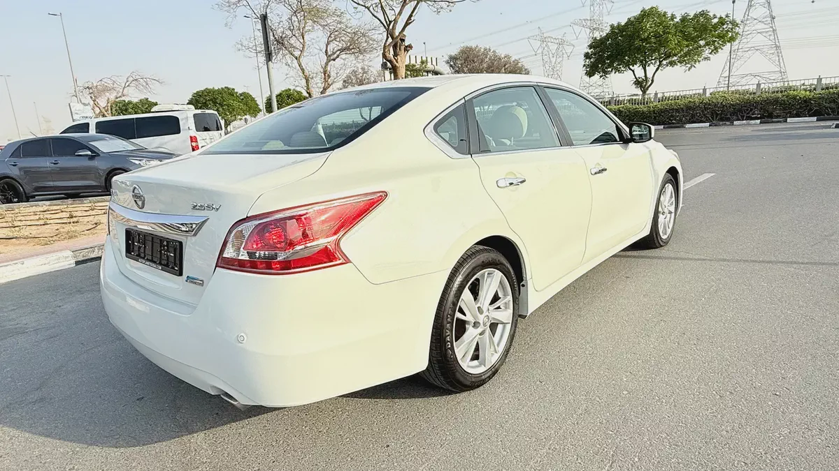 2013 Nissan Altima SV GCC Specs - Excellent Condition-4-4