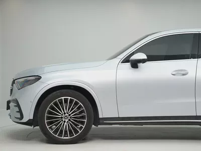 Mercedes-Benz GLC 300 4MATIC 2024 - Korean Specs - Brand New Condition-2