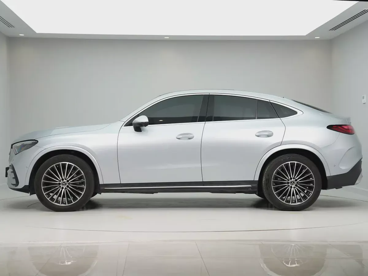 Mercedes-Benz GLC 300 4MATIC 2024 - Korean Specs - Brand New Condition-1-1