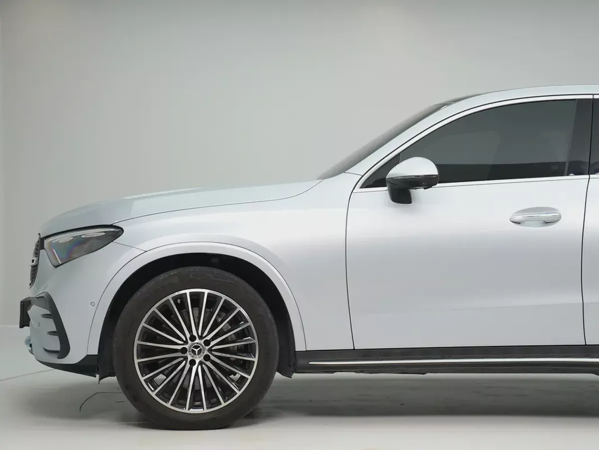 Mercedes-Benz GLC 300 4MATIC 2024 - Korean Specs - Brand New Condition-2-2