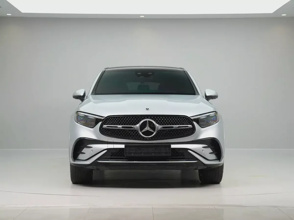 Mercedes-Benz GLC 300 4MATIC 2024 - Korean Specs - Brand New Condition-4-4