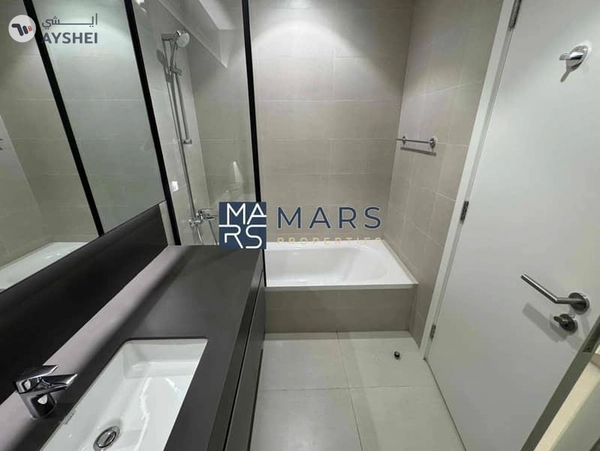 Limited offer 3 bedroom middle unit in Robinia for rent just in 140k