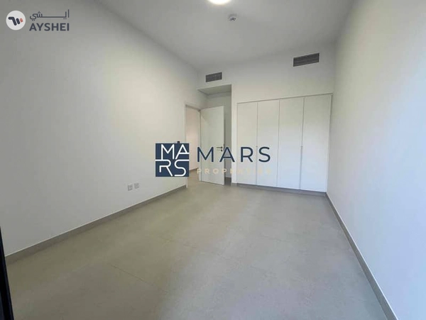 Limited offer 3 bedroom middle unit in Robinia for rent just in 140k