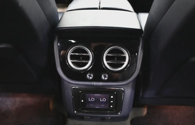 Bentley Bentayga-10