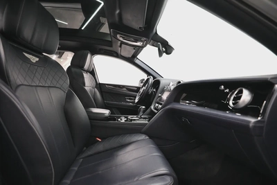 Bentley Bentayga-7