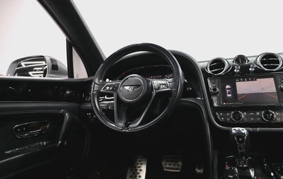 Bentley Bentayga-11
