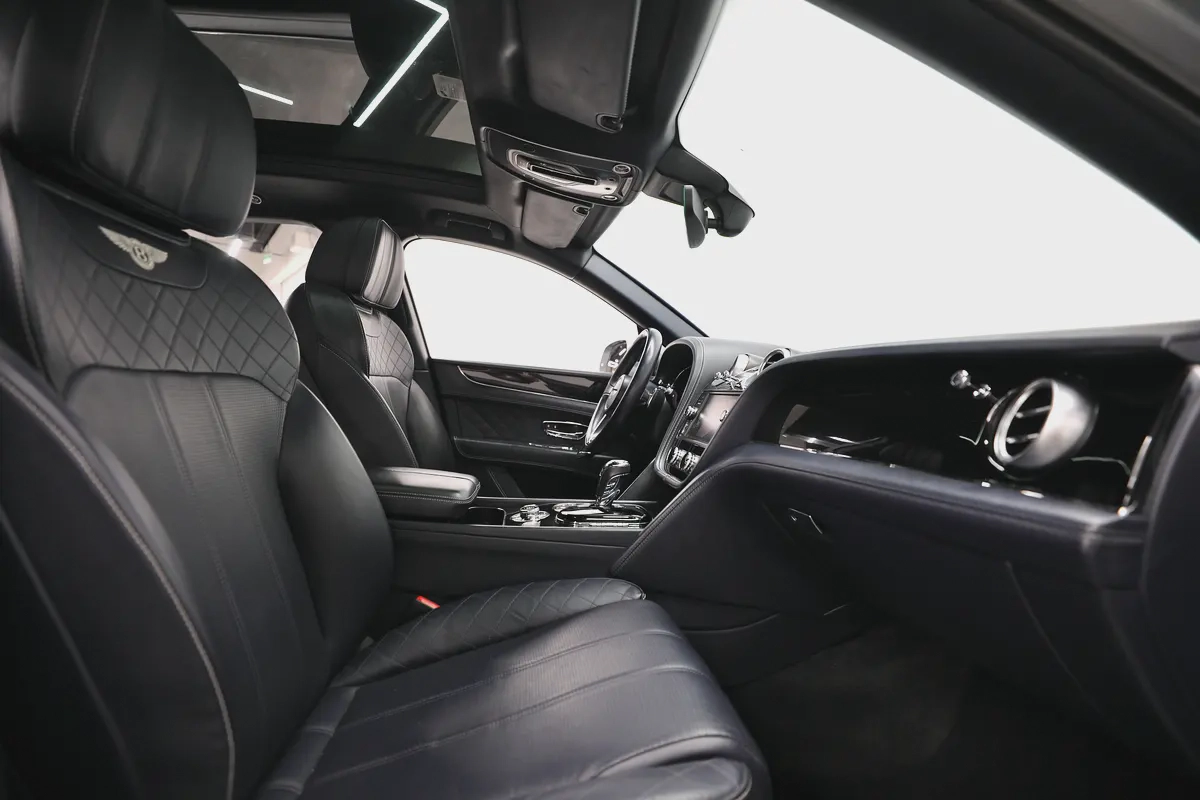 Bentley Bentayga-7-7