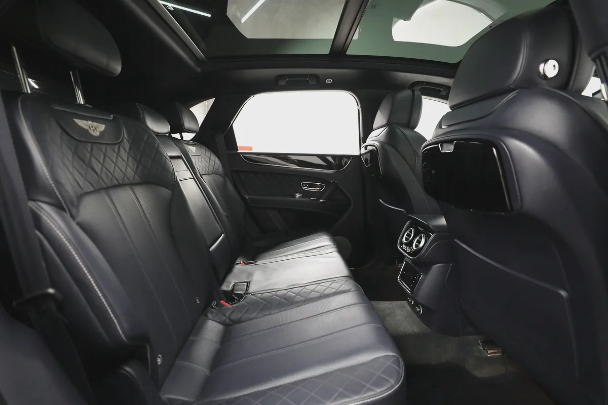 Bentley Bentayga-8-8
