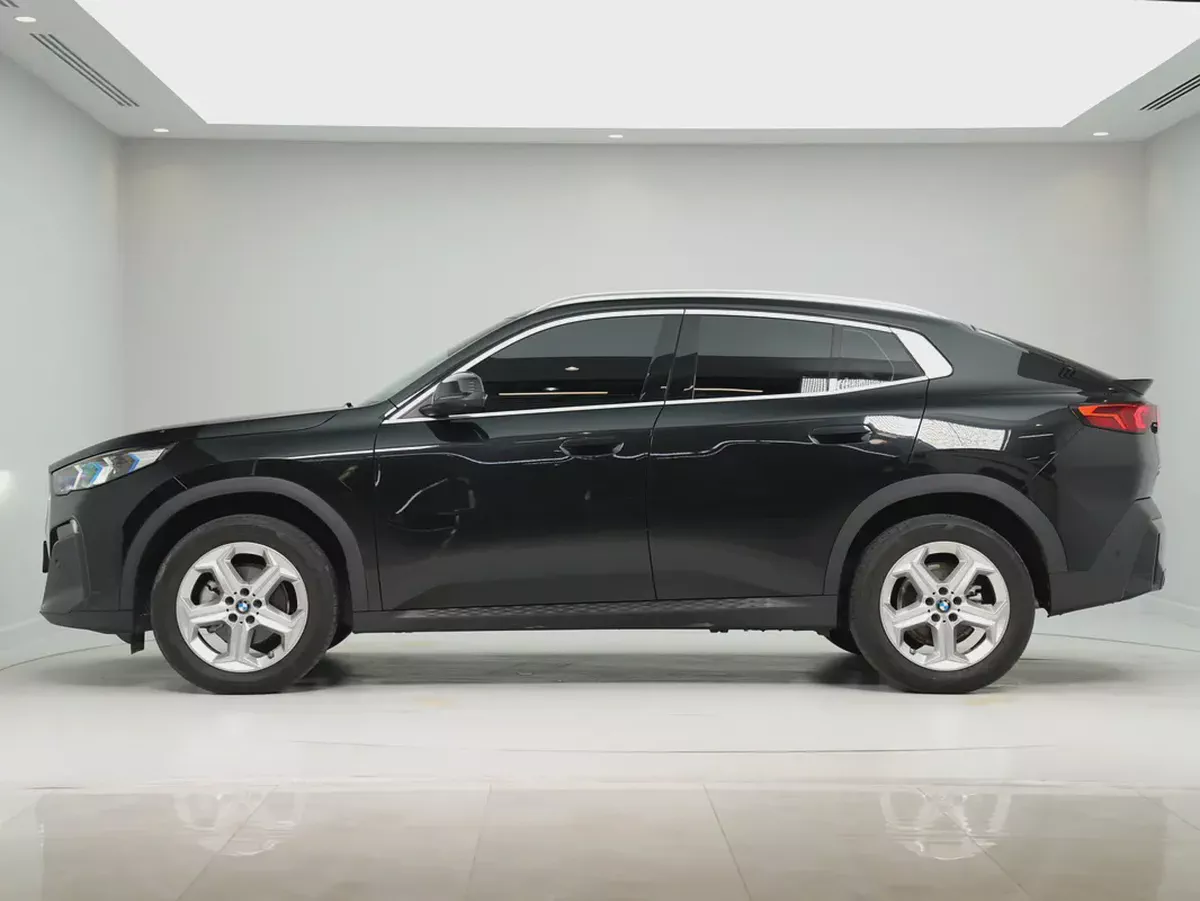 GCC Specs, LOW Mileage BMW X2 sDrive20i 2025-1-1