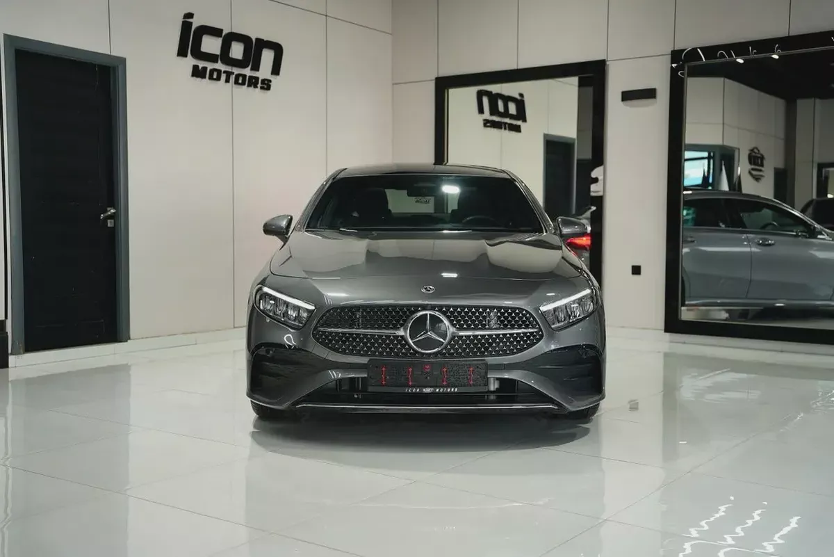 2024 Mercedes-Benz A 200 AMG Line | GCC Specs | Like New-1-1