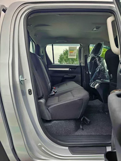 Toyota Hilux SR5 TRD 4.0L PETROL SR5 TRD || 4.0L PETROL V6 4WD | WOOD INTERIOR W VISOR | BLIND SPOT | DIFFLOCK | DVD+CAMERA | READY S-10