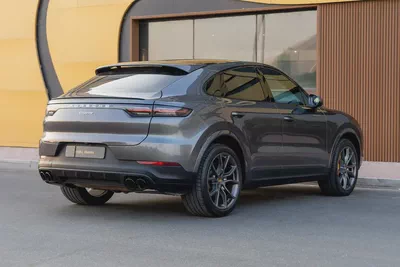 Pristine 2022 Porsche Cayenne Standard | GCC Specs | Low Mileage-3