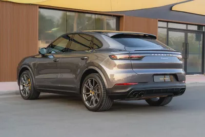 Pristine 2022 Porsche Cayenne Standard | GCC Specs | Low Mileage-4