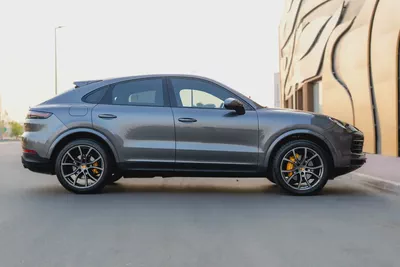 Pristine 2022 Porsche Cayenne Standard | GCC Specs | Low Mileage-6