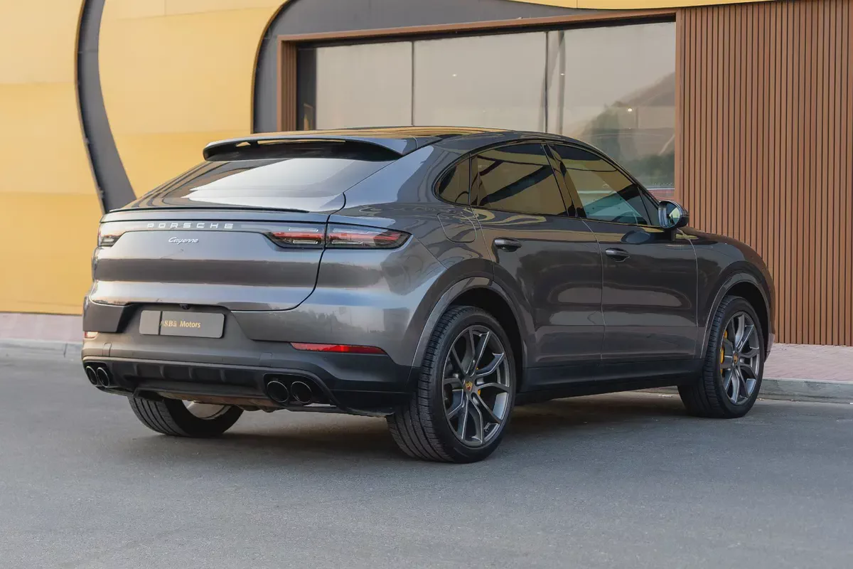 Pristine 2022 Porsche Cayenne Standard | GCC Specs | Low Mileage-3-3
