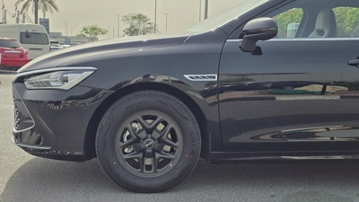 BYD QIN PLUS Design PHEV (Black)-4