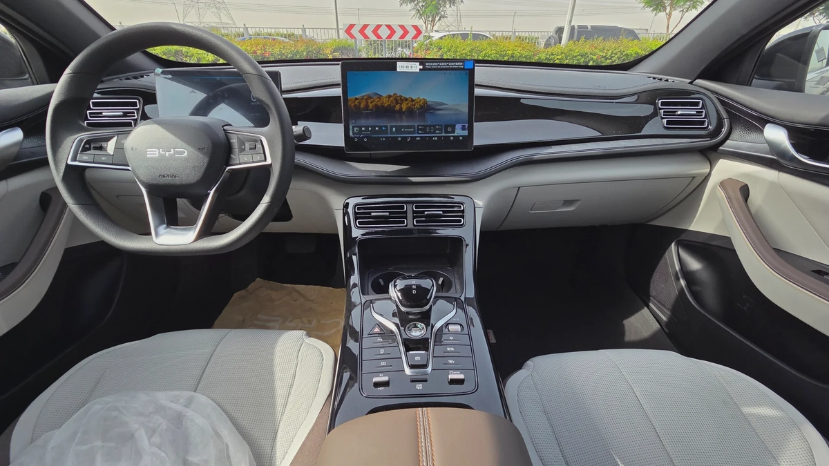 BYD QIN PLUS Design PHEV (Black)-9-9
