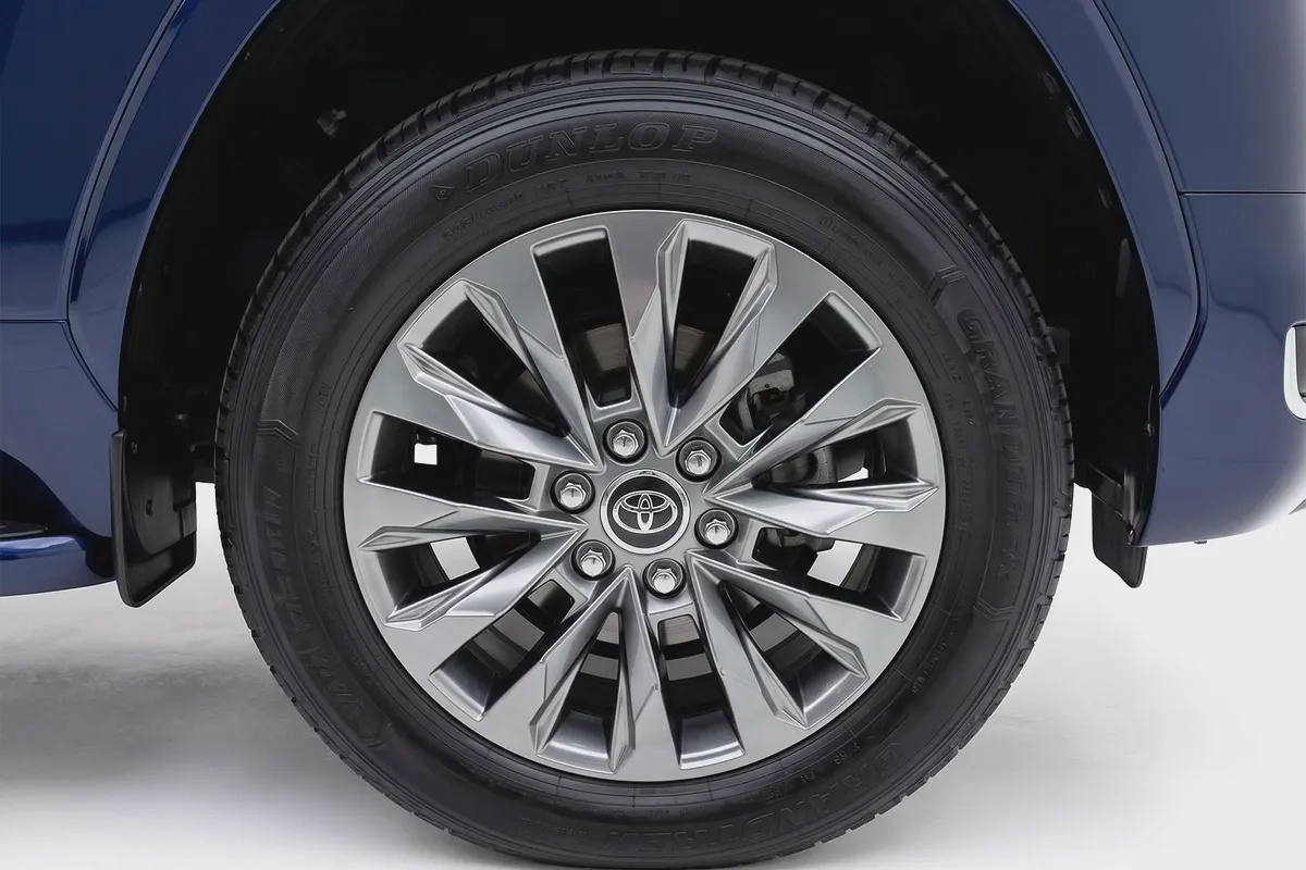 Toyota Land Cruiser VXR 2023 l V6 l AED 5,190 Monthly l 0% Downpayment-5-5