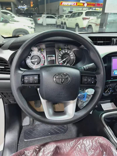 Toyota Hilux Double Cab GLX 2026 MT 4WD 2.7L GCC Specsهايلوكس غمارتين قير عادي بنزين مكينه  2700-9