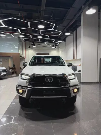 Toyota Hilux Double Cab GLX 2026 MT 4WD 2.7L GCC Specsهايلوكس غمارتين قير عادي بنزين مكينه  2700-16