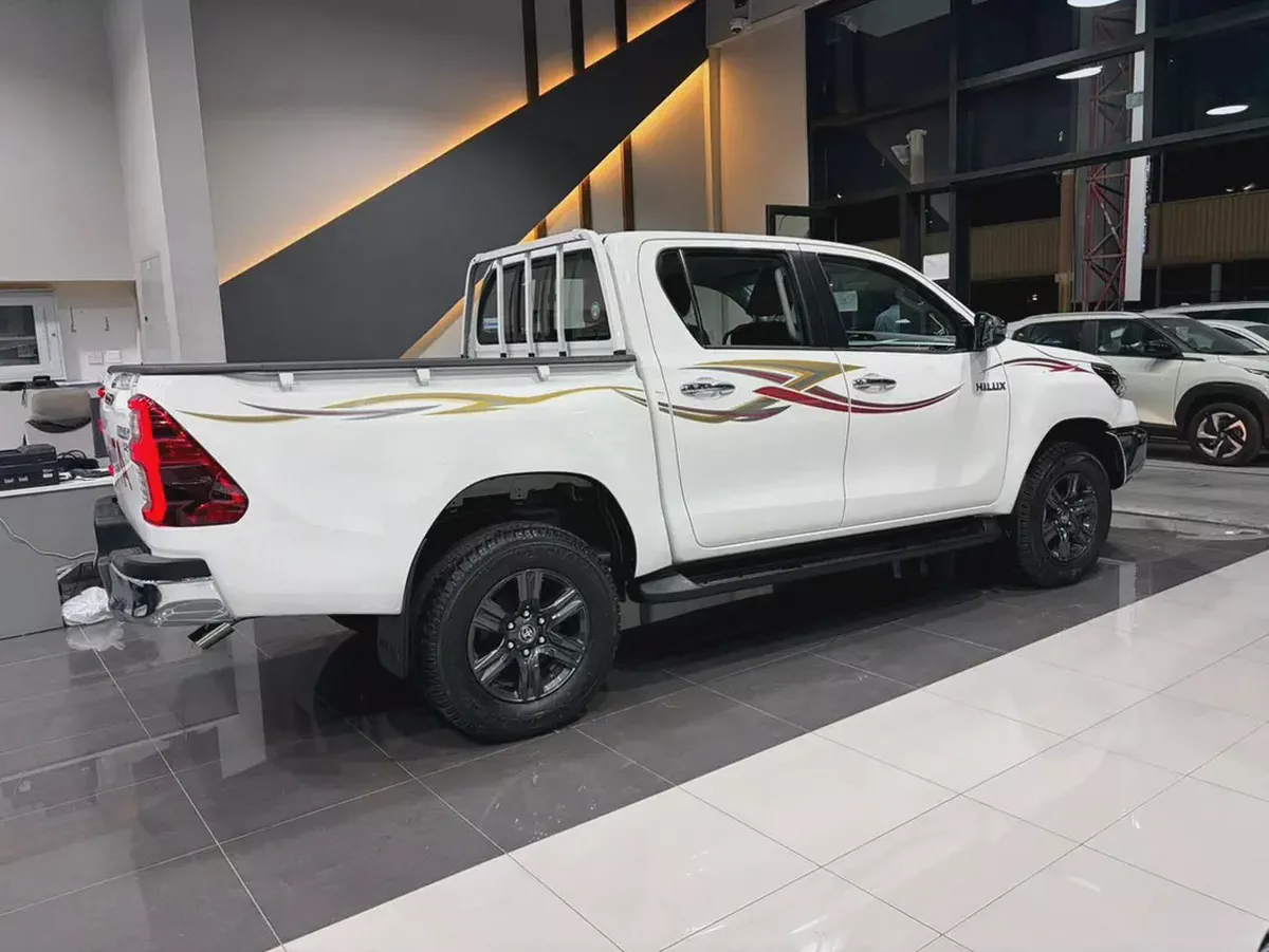 Toyota Hilux Double Cab GLX 2026 MT 4WD 2.7L GCC Specsهايلوكس غمارتين قير عادي بنزين مكينه  2700-1-1