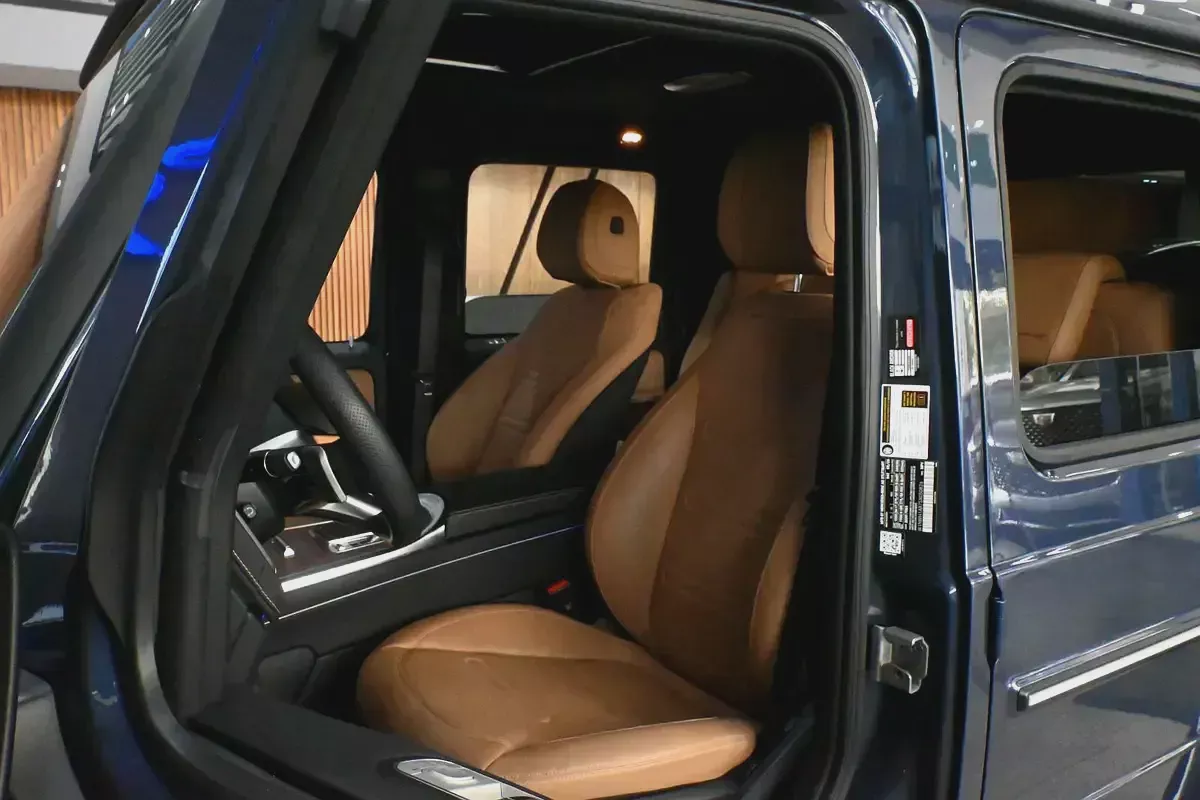 2025 Mercedes-Benz G 550 Low mileage, With warranty-8-8