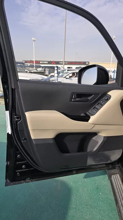 Toyota Land Cruiser 2026 – Bold Hybrid Power-9