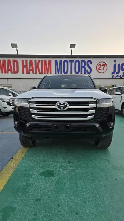 Toyota Land Cruiser 2026 – Bold Hybrid Power-11