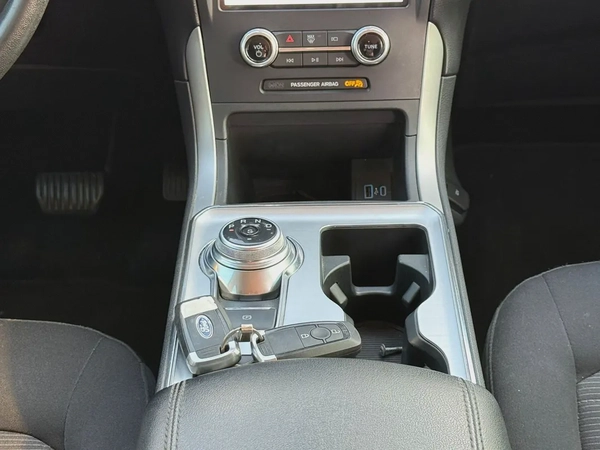 Ford Edge2022 GCC, in excellent condition, accident-free, with factory inspections.