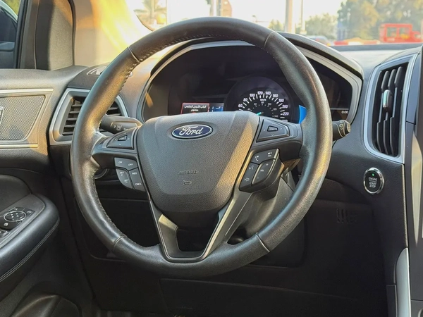 Ford Edge2022 GCC, in excellent condition, accident-free, with factory inspections.