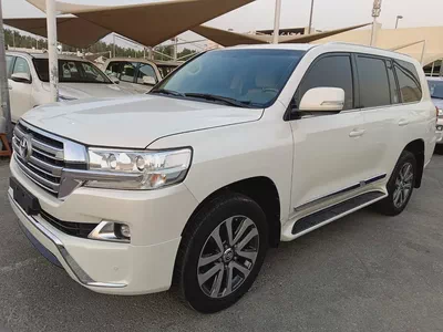 Toyota Land Cruiser GXR V8 5.7L 2017 | GCC Specs | Pristine Condition-2