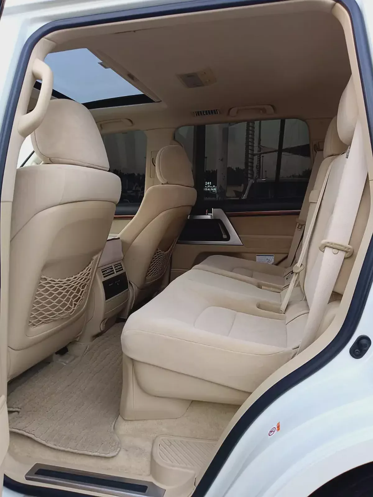 Toyota Land Cruiser GXR V8 5.7L 2017 | GCC Specs | Pristine Condition-6-6