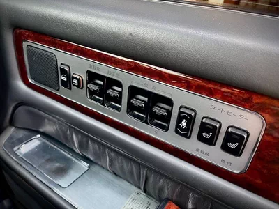 Toyota Century STANDARD 5.0l V12-12