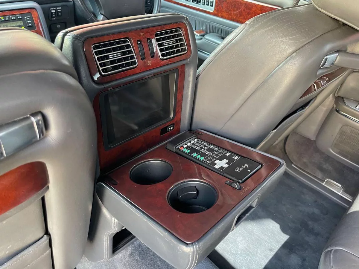 Toyota Century STANDARD 5.0l V12-15-0