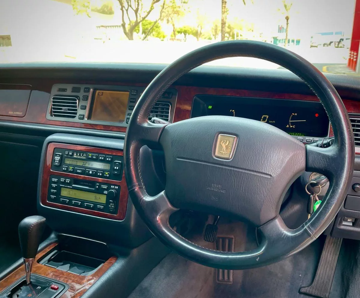 Toyota Century STANDARD 5.0l V12-6-0