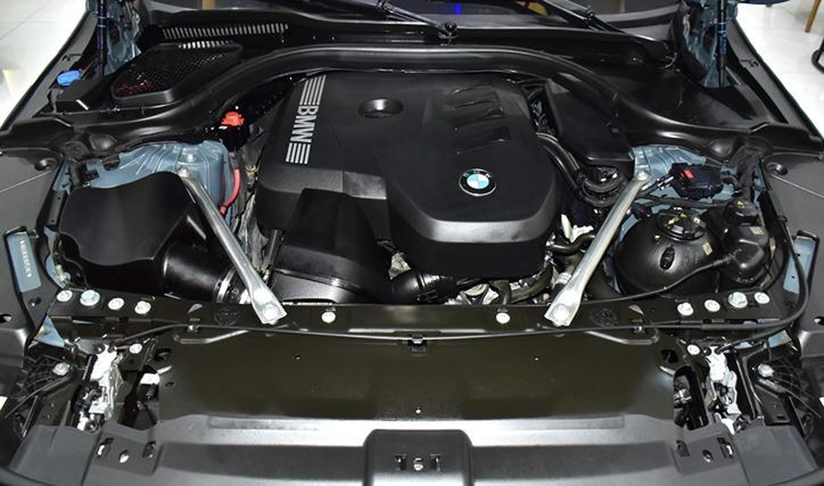 BMW 520i M-Kit ( 2024 Model ) in Grey Color GCC Specs-9-9