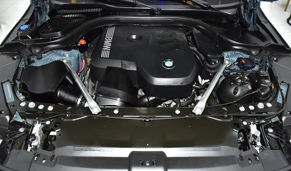 BMW 520i M-Kit ( 2024 Model ) in Grey Color GCC Specs