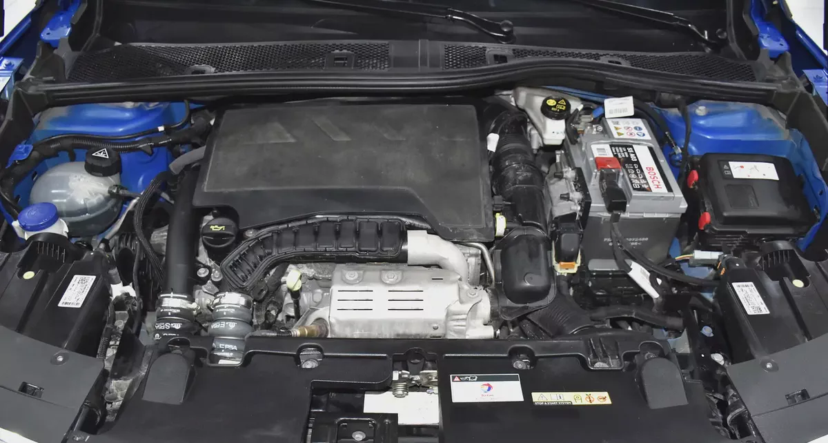 AED 952 EMi at 0% DP | Opel Mokka ( 2023 Model ) in Blue Color GCC Specs-18-18