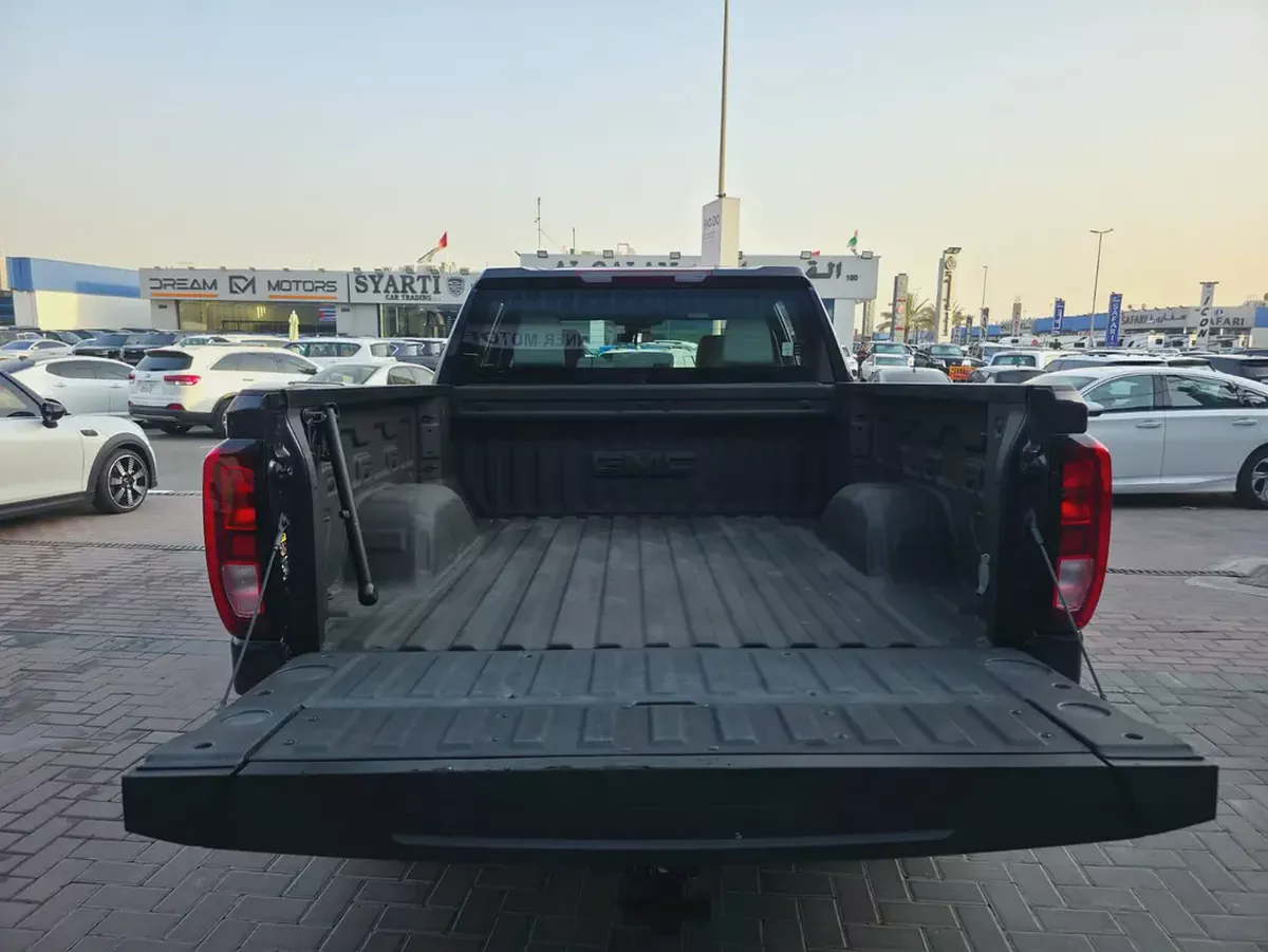 Gmc Sierra Elevation GCC Specs Single Owner 100% Original Paint Very Well Maintained-7-7