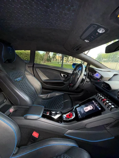 2023 Lamborghini Huracan EVO Coupe | GCC Specs | Pristine Condition-5