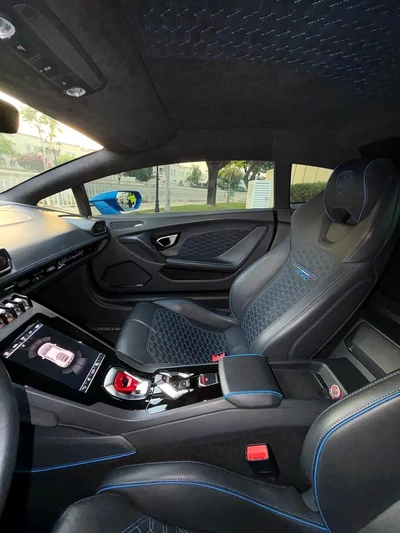 2023 Lamborghini Huracan EVO Coupe | GCC Specs | Pristine Condition-9