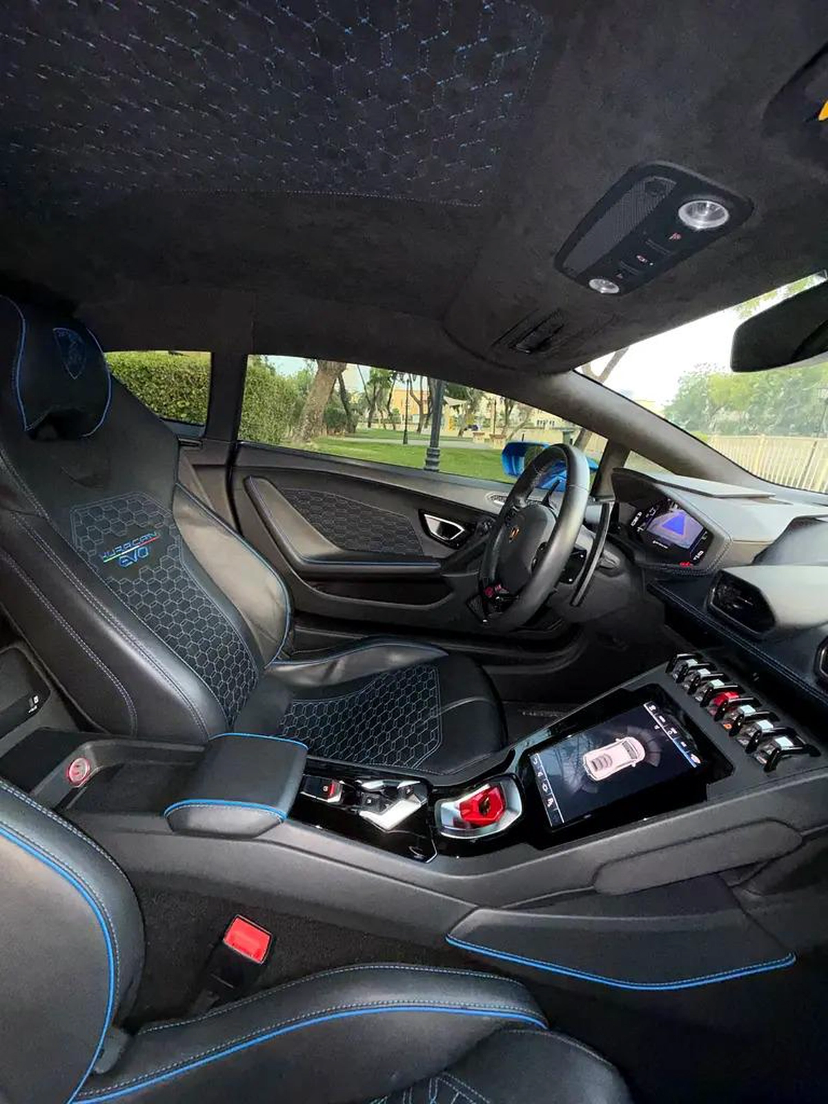 2023 Lamborghini Huracan EVO Coupe | GCC Specs | Pristine Condition-5-5