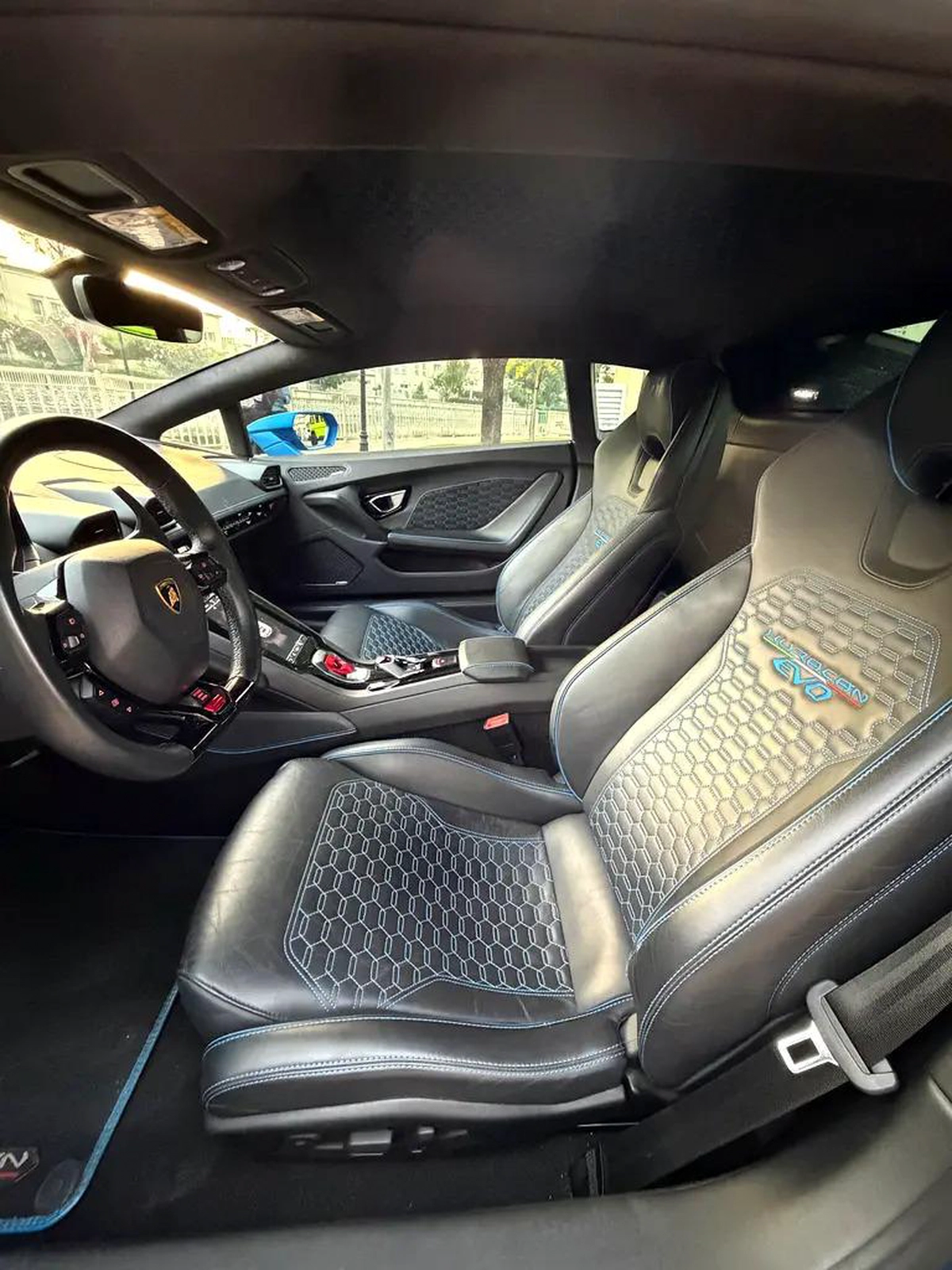 2023 Lamborghini Huracan EVO Coupe | GCC Specs | Pristine Condition-6-6